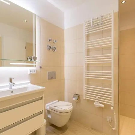 Westendpalais App 10 *