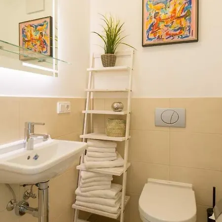 Apartment Westendpalais App 10 *